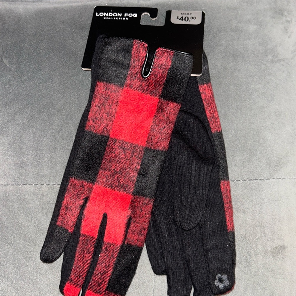 London fog red and black buffalo check gloves. NWT OS
